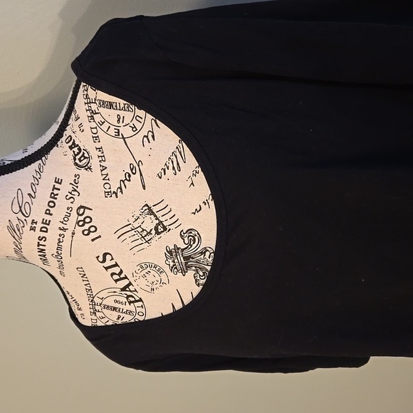 Black Scoop-Neck Tee - Picture 5 of 5